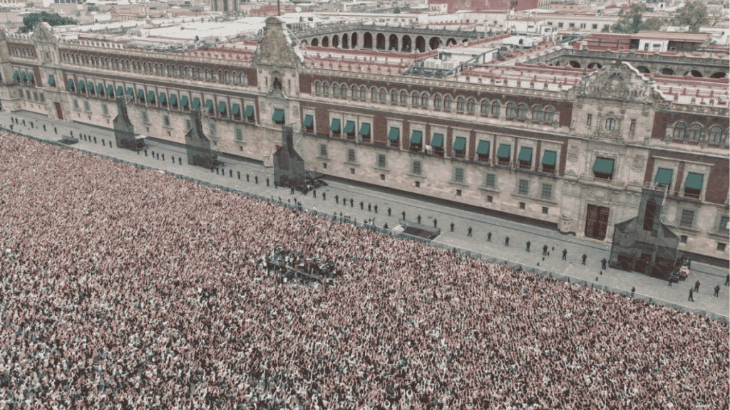 ARMY mexican en el zócalo nacional
